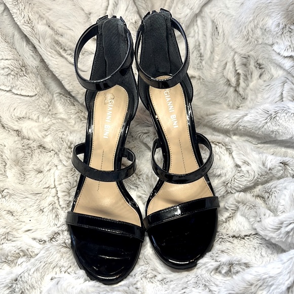Gianni Bini high heels excellent condition wore once size 5.5 US - Picture 2 of 4